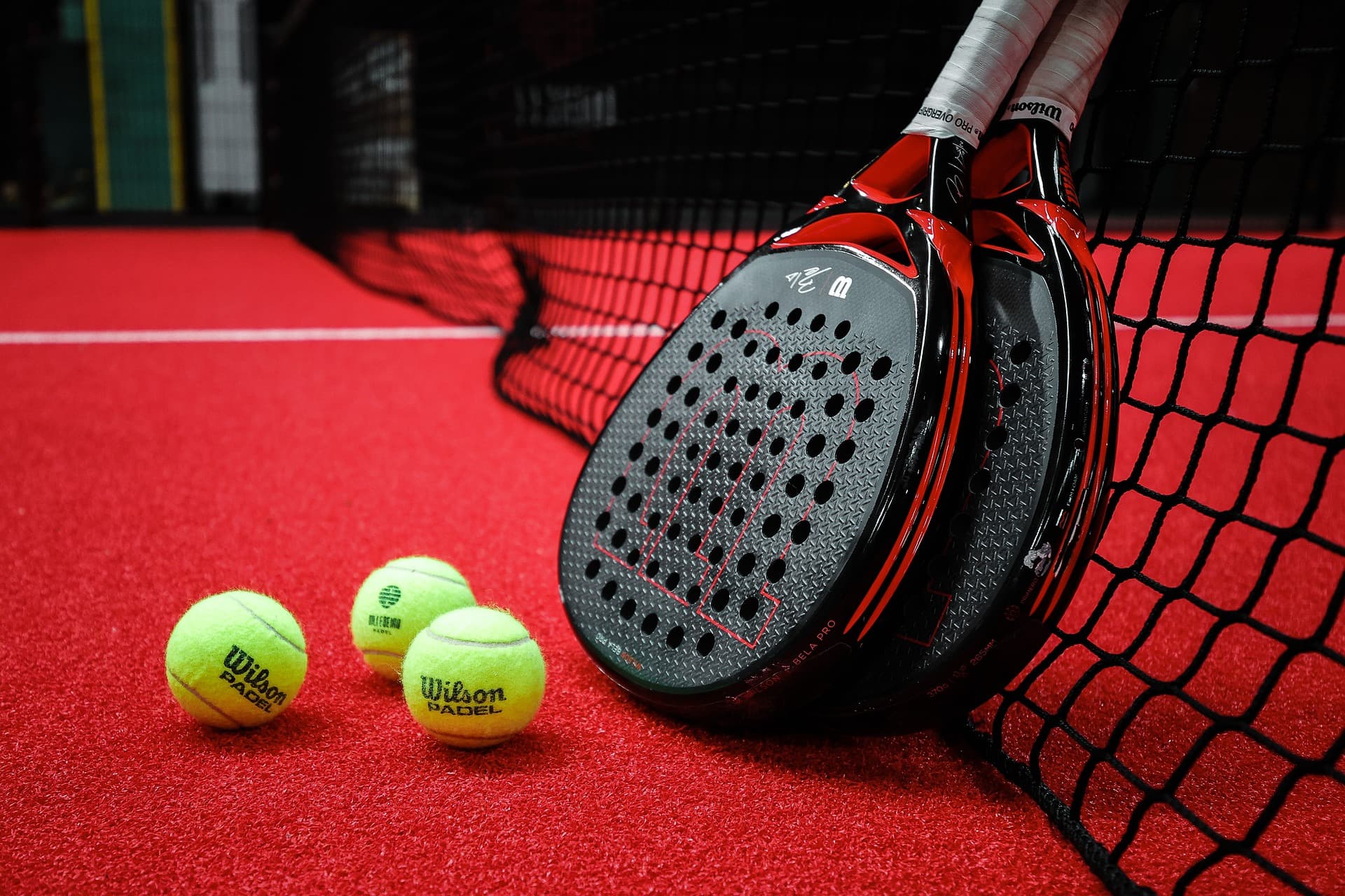 Schläger für Turnierspieler: Finde den perfekten Padelschläger mit Power &amp; Kontrolle von Top-Marken wie Wilson – jetzt bei Padel Profi Deutschland bestellen!