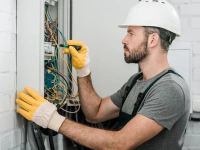 VDE Prüfung und DGUV Vorschrift 3 – Das sollten Sie wissen