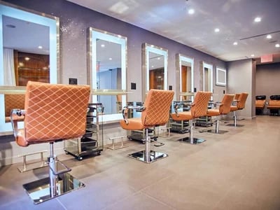 Einrichtung für Friseursalon mit kostenlosem Versand deutschlandweit